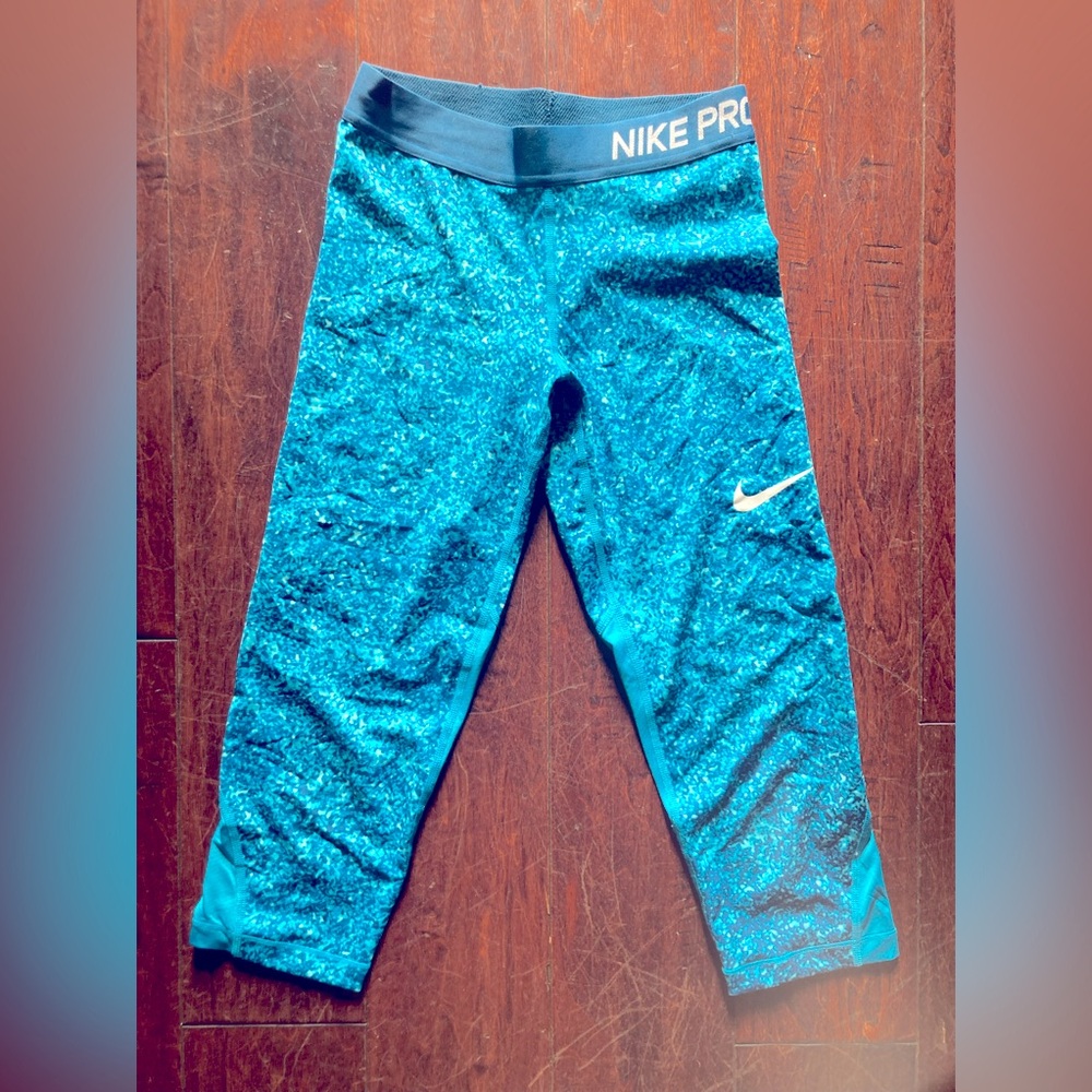 Nike girls capris running pants
